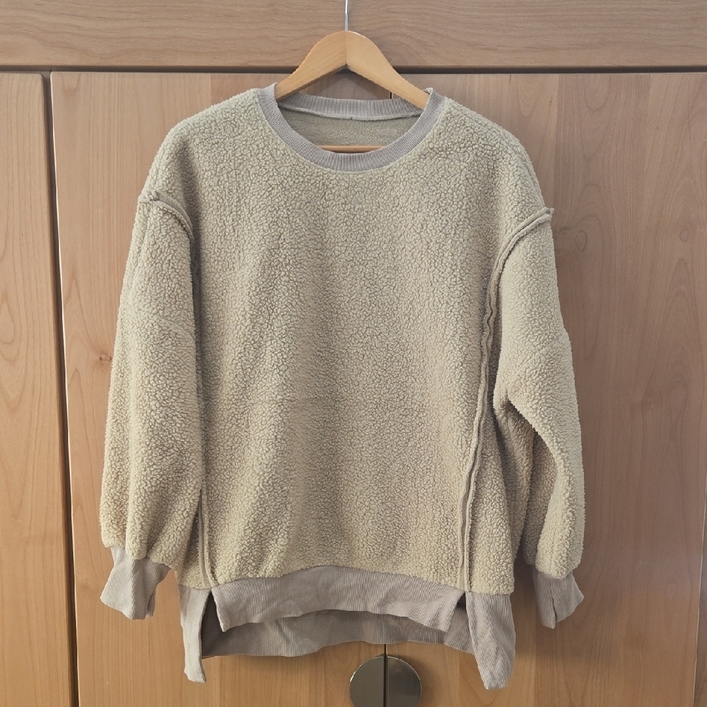 Cozy Cream Women's Sweater, M, Faux Shearling Look With Frayed & Ribbed Edges
